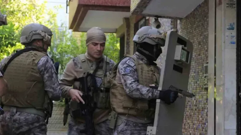 Antalya’da sosyal medya üzerinden uyuşturucu satışına eş zamanlı operasyon