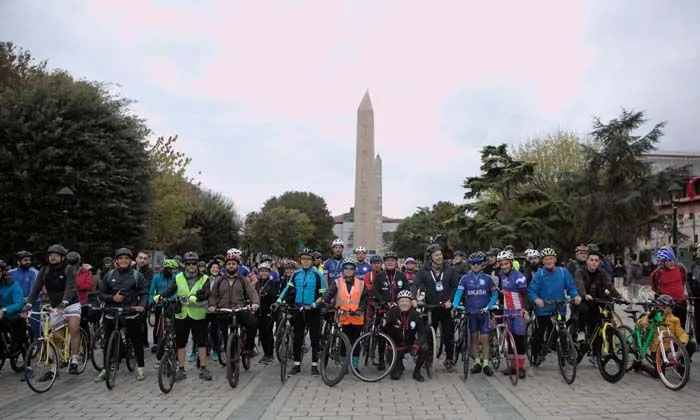 Bisiklet tutkunları tarihi yarımadada pedal çevirdi