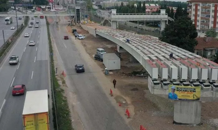 Kuruçeşme Tramvayı’nda kiriş montajı devam ediyor