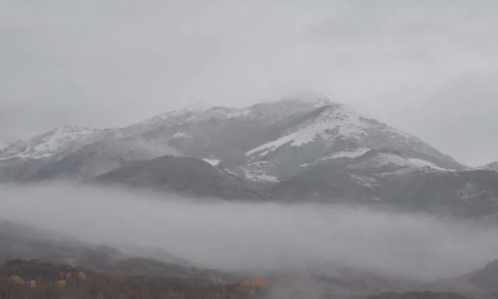 Tunceli’nin yüksek kesimlerine kar yağdı