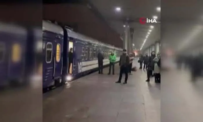 Kiev’den Rus ordusunun çekildiği Herson’a ilk yolcu treni