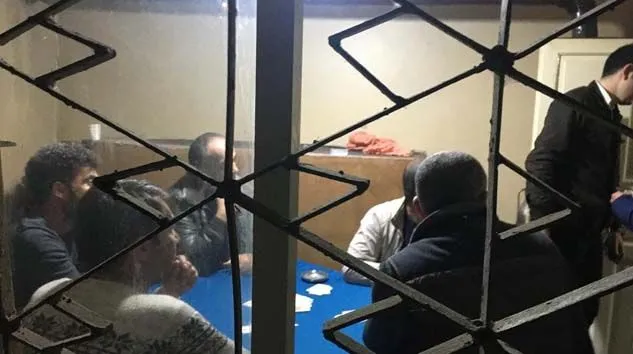Kumar oynayan şahıslara hem kumardan hem sosyal mesafeden ceza