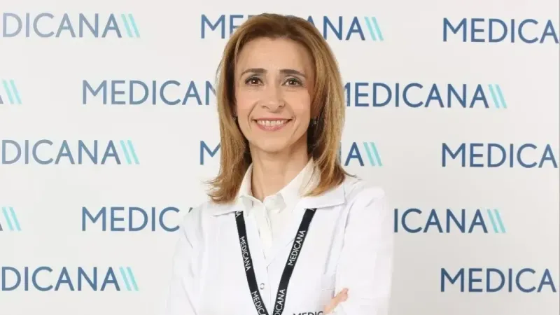 Makyaj yaparken göz sağlığına dikkat edin