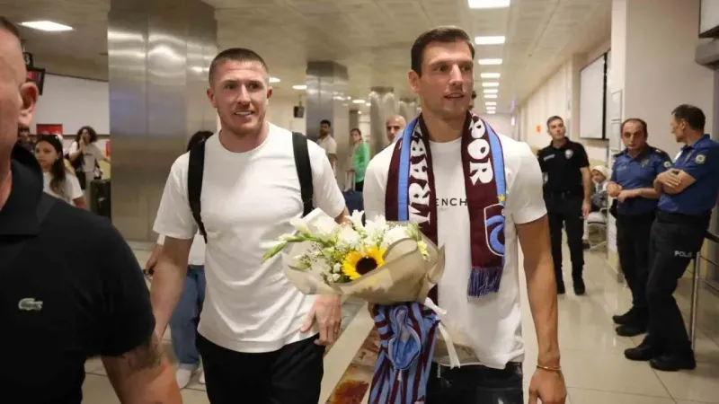 Trabzonspor’un yeni transferleri Borna Barisic ve John David Lundstram Trabzon’da