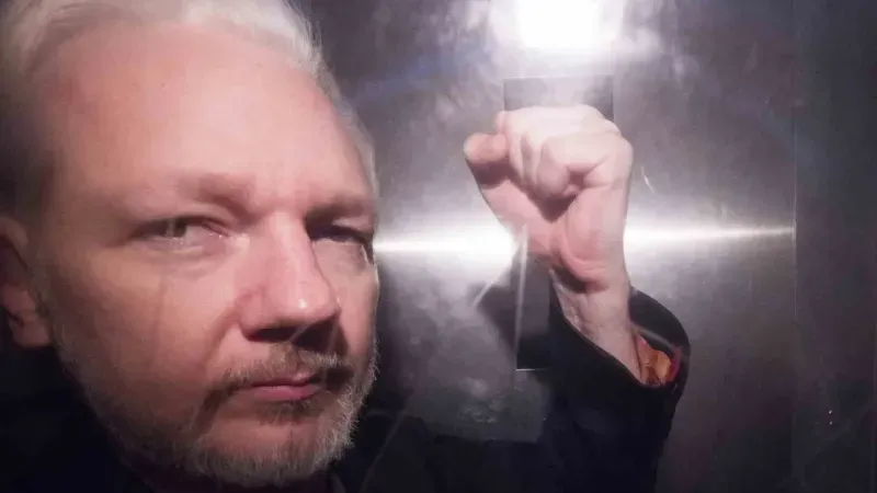 WikiLeaks’in kurucusu Assange, İngiltere’den ayrıldı