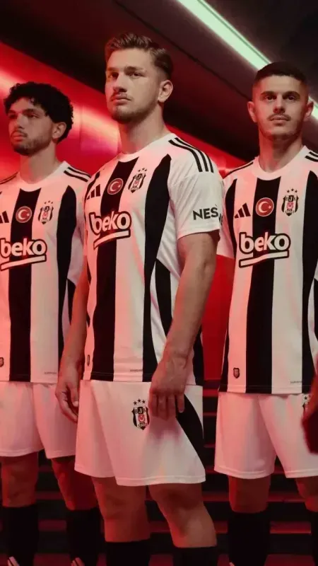 Beşiktaş, yeni sezonda giyeceği iç saha formasını açıkladı