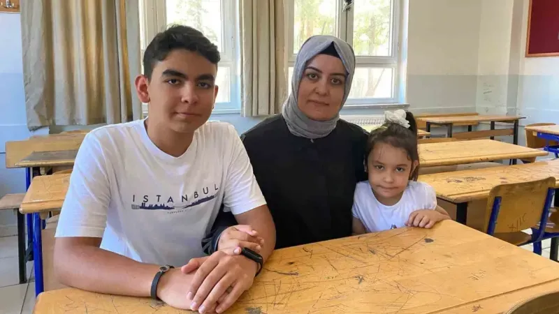 Ebrar Siteleri’nde depremde sağ kurtuldu, LGS birincisi oldu