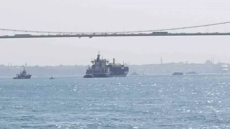 İstanbul Boğazı’nda gemi arıza yaptı, boğaz trafiği askıya alındı