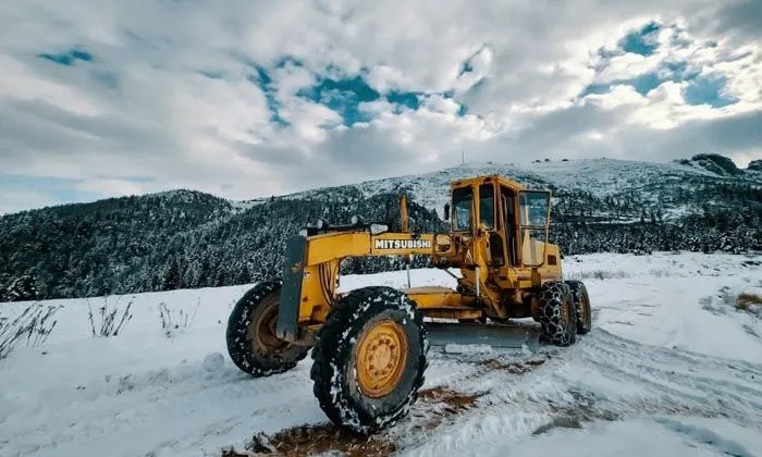 Rize’de kar yağışı hayatı olumsuz etkiliyor