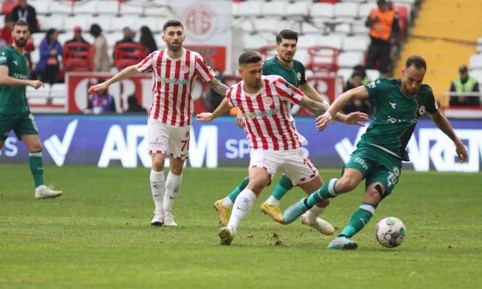 Antalyaspor ile Giresunspor puanları paylaştı