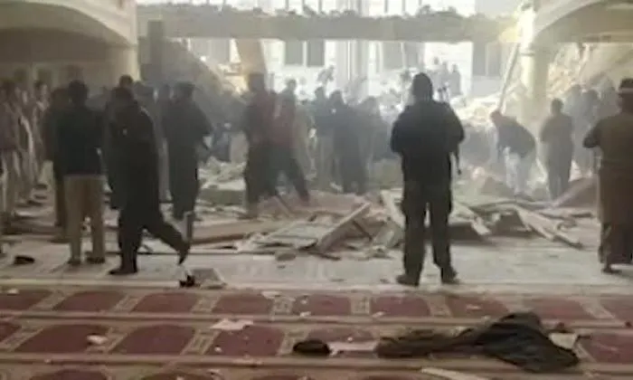 Pakistan’daki cami saldırısında can kaybı 100’e yükseldi
