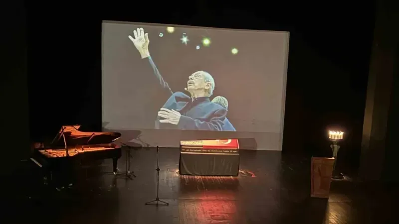 Usta sanatçı Genco Erkal için Harbiye Muhsin Ertuğrul Sahnesi’nde tören düzenlendi