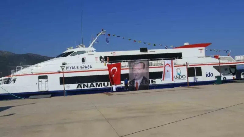 Açılan feribot ve deniz uçağı iskelesi ile Kıbrıs’a seyahat artık 1,5 saate düştü
