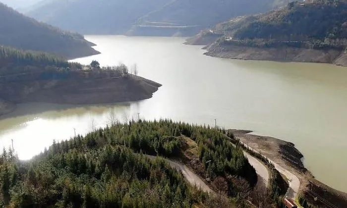 Karlar eridikçe sular artıyor