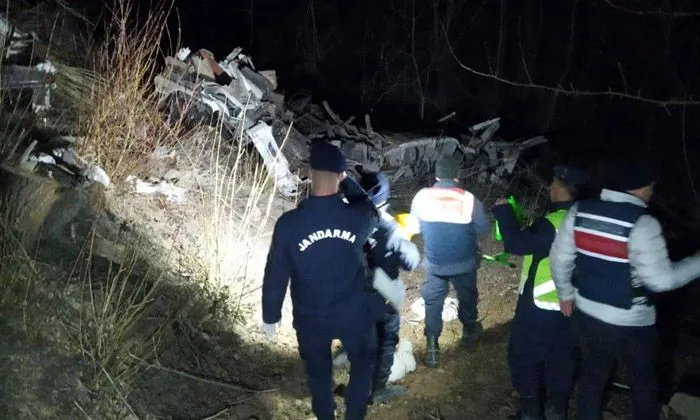 Malatya’da kamyon şarampole yuvarlandı! 7 kişi hayatını kaybetti