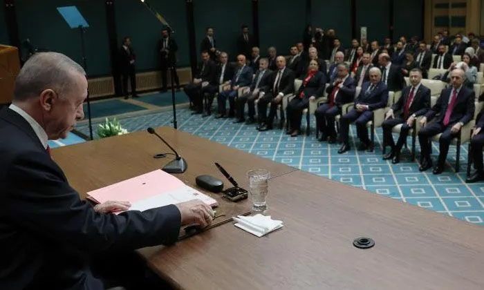 Cumhurbaşkanı Erdoğan, seçimlerin 14 Mayıs’ta yapılması için imzayı attı