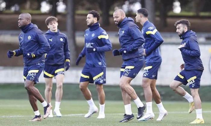 Fenerbahçe, Sevilla maçı hazırlıklarına başladı
