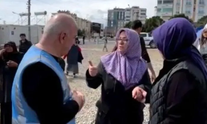 Depremzede kadından duygu dolu sözler: Herkes gitti, sadece devletimiz kaldı