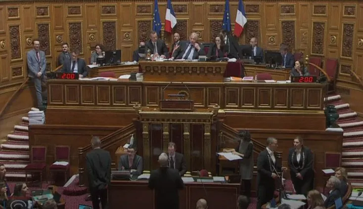 Fransız Senatosu, emeklilik yaşını 62’den 64’e çıkaran yasayı onayladı