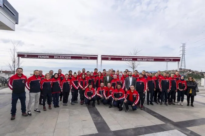 Ekipler 40 canı enkaz altından kurtardı