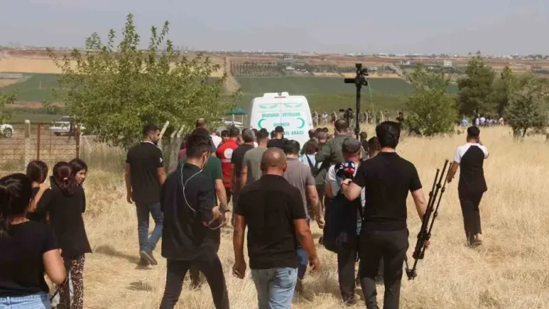 Narin, gelinliği tabuta bırakılarak gözyaşları içinde defnedildi