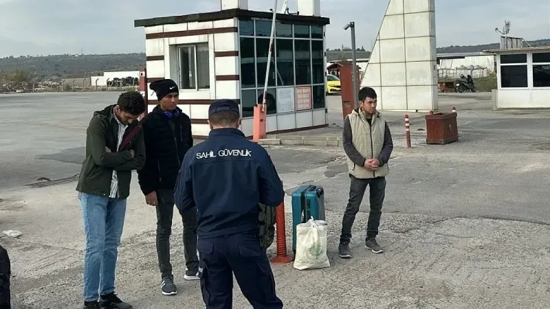 Ayvalık’ta 3 düzensiz göçmen yakalandı