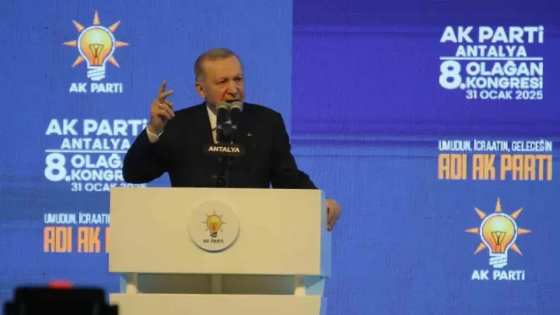Cumhurbaşkanı Erdoğan: "Sayın Özel oturduğu koltuğun hakkını hala veremedi"