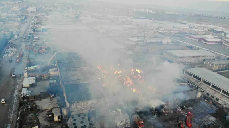Fabrika yangını 13 saatin sonunda kontrol altına alındı