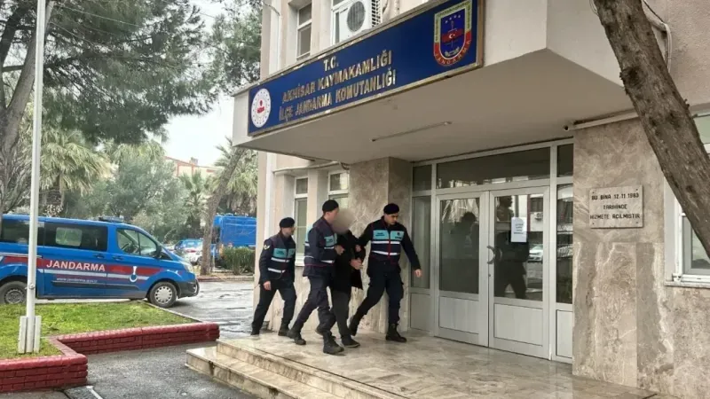 Kendilerini MİT mensubu olarak tanıtan dolandırıcılara operasyon: 5 gözaltı