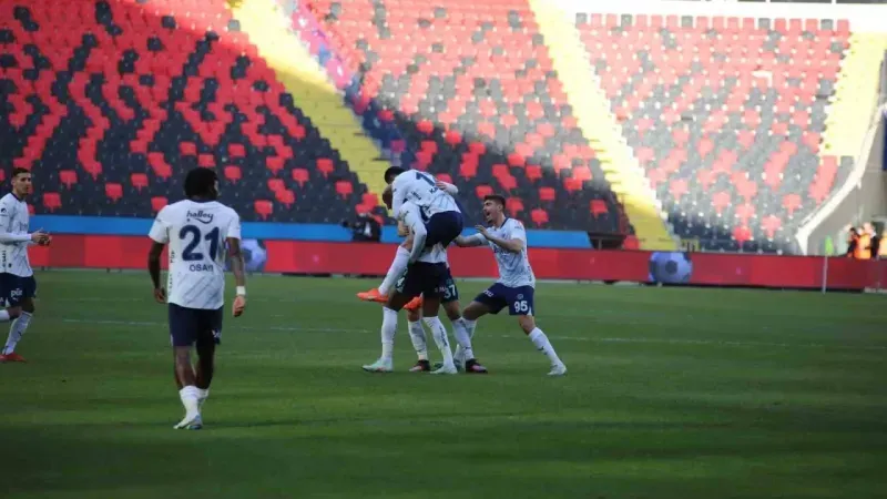 Fenerbahçe, Türkiye Kupası’nda 3’te 3 yaparak çeyrek finale yükseldi