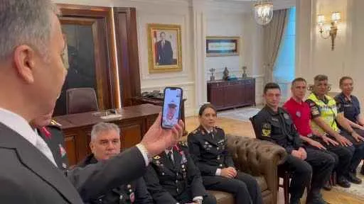 Bakan Yerlikaya, teşkilatın 184. kuruluş yıl dönümünde 3305 rakımlı üsteki jandarmaları tebrik etti