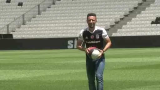 Gökhan Gönül, futbol kariyerini noktaladığı açıkladı