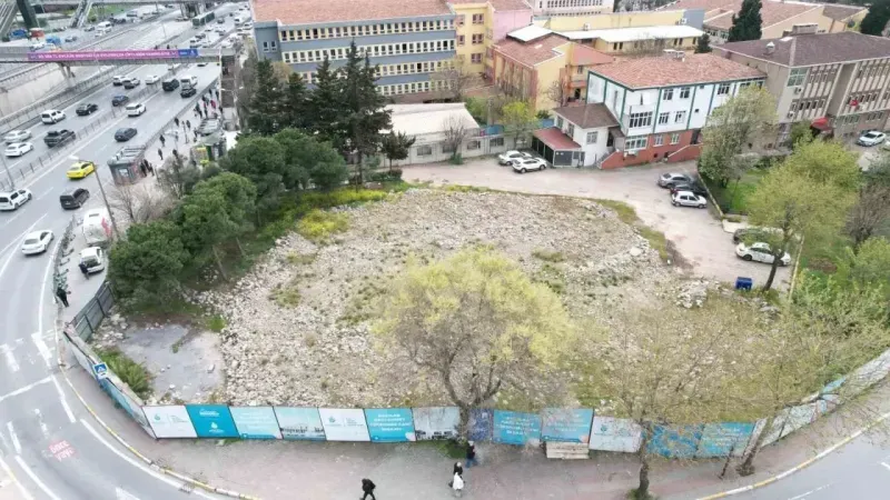 İmamoğlu Avcılar’daki hasarlı camiyi yaptıracağına söz verip yıktırmıştı