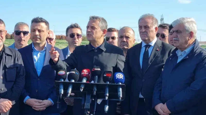 Özgür Özel: "İmamoğlu’nun bütün programlarına bakın, o çanta jammer çantası"