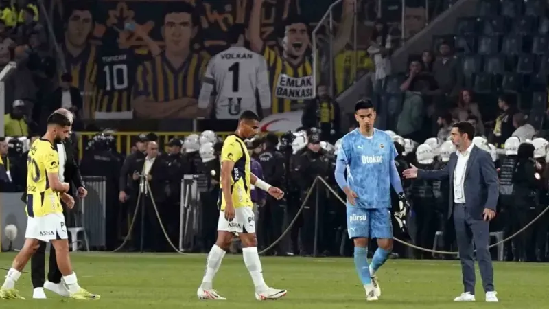 Fenerbahçe evinde 10 puan kaybetti
