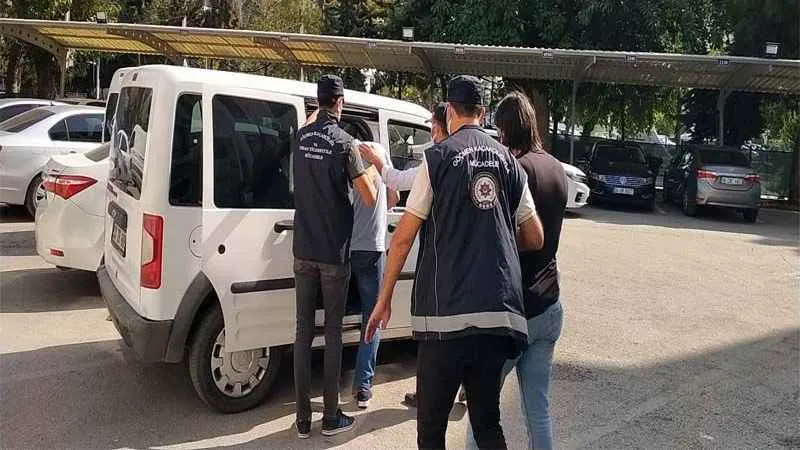 Sınırı geçemeyen 18 kaçak göçmen yakalandı