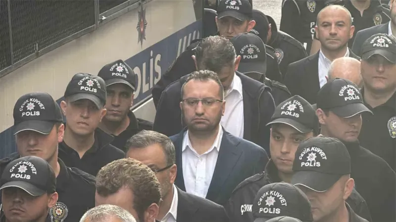 İBB’ye yönelik soruşturmada 5’inci dalgada gözaltına alınan şüpheliler sağlık kontrolüne getirildi