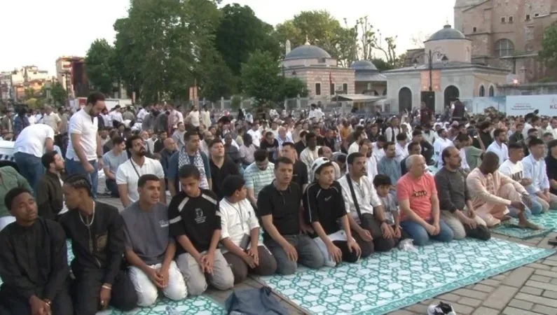 Vatandaşlar Kurban Bayramı namazını Ayasofya’da kıldı