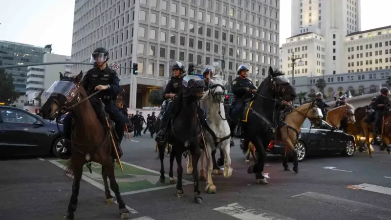 Los Angeles’ta kısmi sokağa çıkma yasağı ilan edildi
