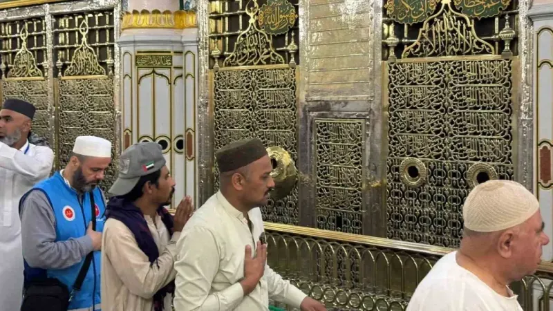 Hacılar Peygamber Efendimize veda ediyorlar