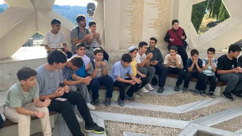 15 Temmuz Şehitler Anıtı vatandaşların akınına uğradı