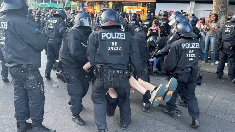 Alman polisinden Filistin’e destek eylemi yapanlara sert müdahale