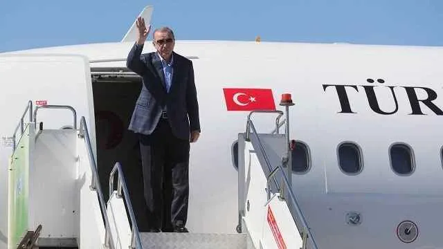 Cumhurbaşkanı Erdoğan, KKTC'de resmi törenle karşılandı