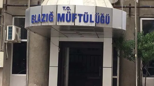 Merdiven boşluğuna düşen memur hayatını kaybetti