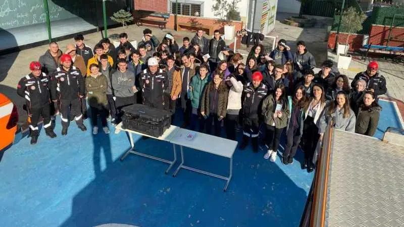 Ümraniye Belediyesi öğrencilere afet farkındalık eğitimi verdi