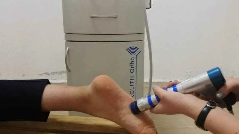  Uzun süre ayakta kalmak topuk dikenine yol açabilir