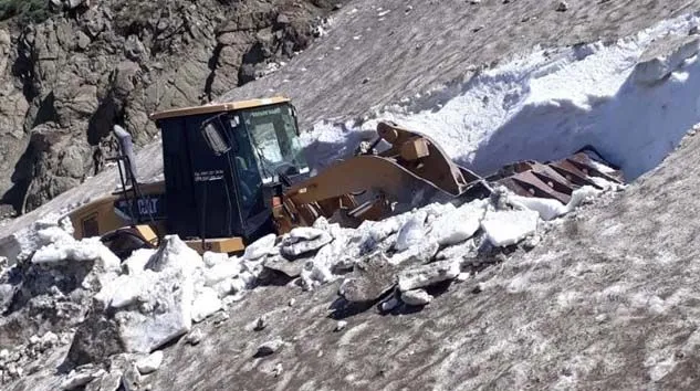 Haziran ayında karla mücadele