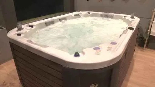 UNICERA'da araba fiyatına jakuzi