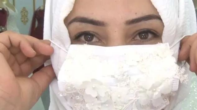 Gelin adayları maske kombinli gelinliğe yöneldi