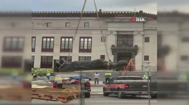 ABD’de Kristof Kolomb’un heykeli kaldırıldı